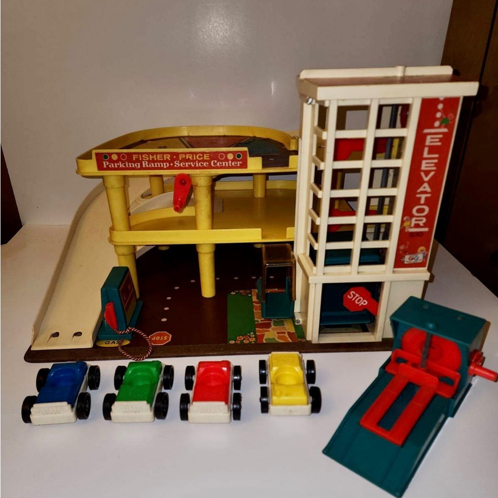1970s Fisher‑Price Little People Family Action Garage #930 Complete w/ 4 Cars